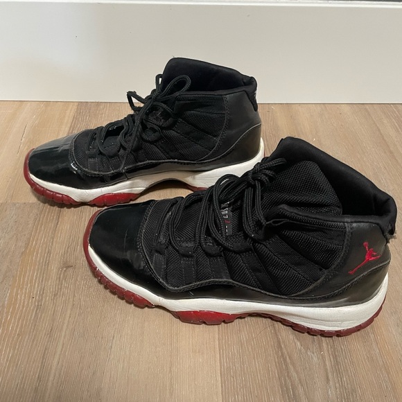 Air Jordan 11 retro (Bred) - Picture 1 of 8